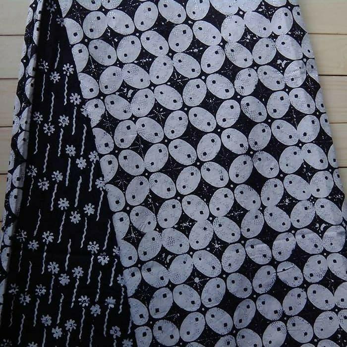 Oleh-Oleh Khas Solo - Batik Solo